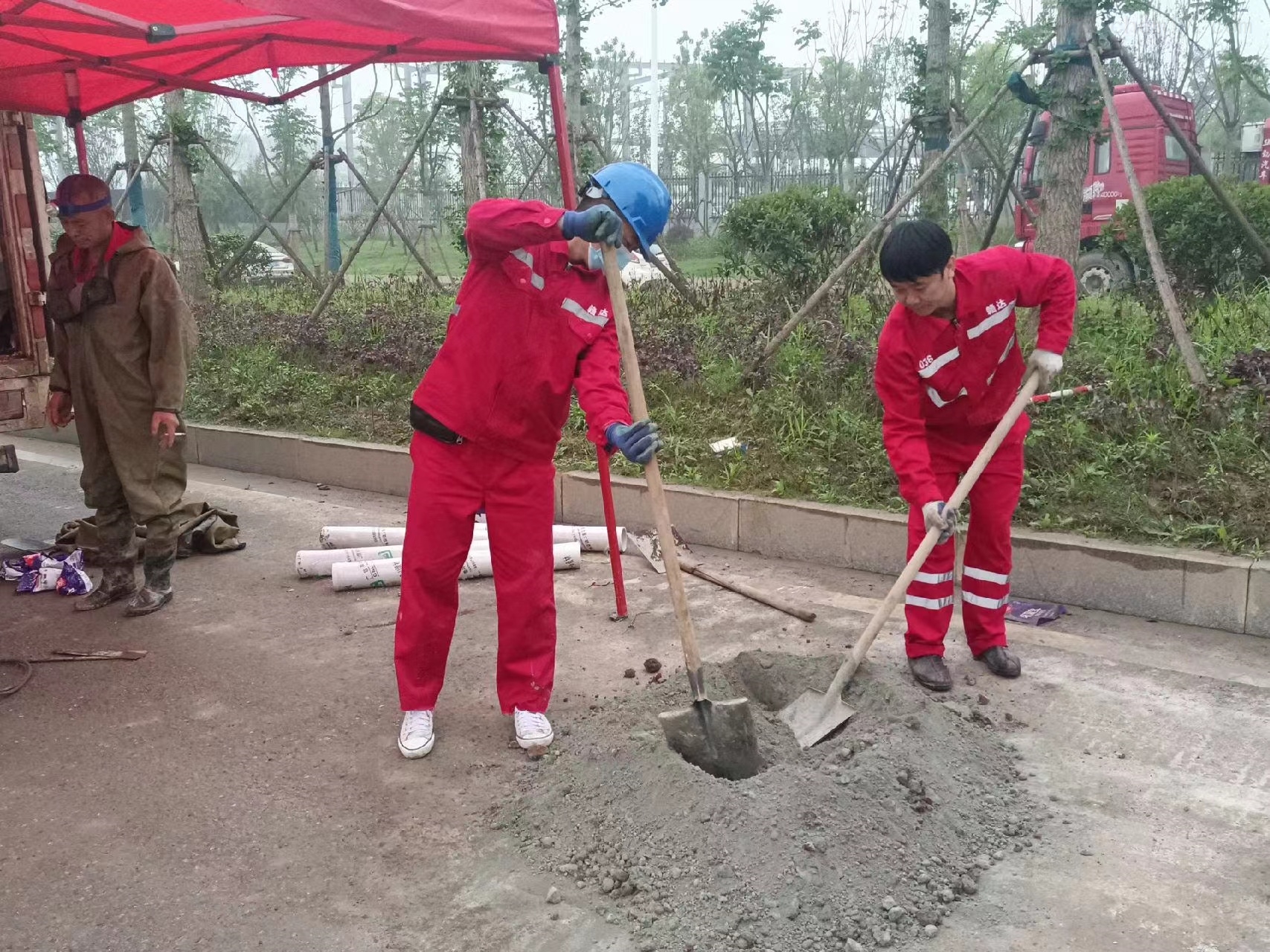 嘉鱼管道疏通哪家好】及时进行市政管道清淤